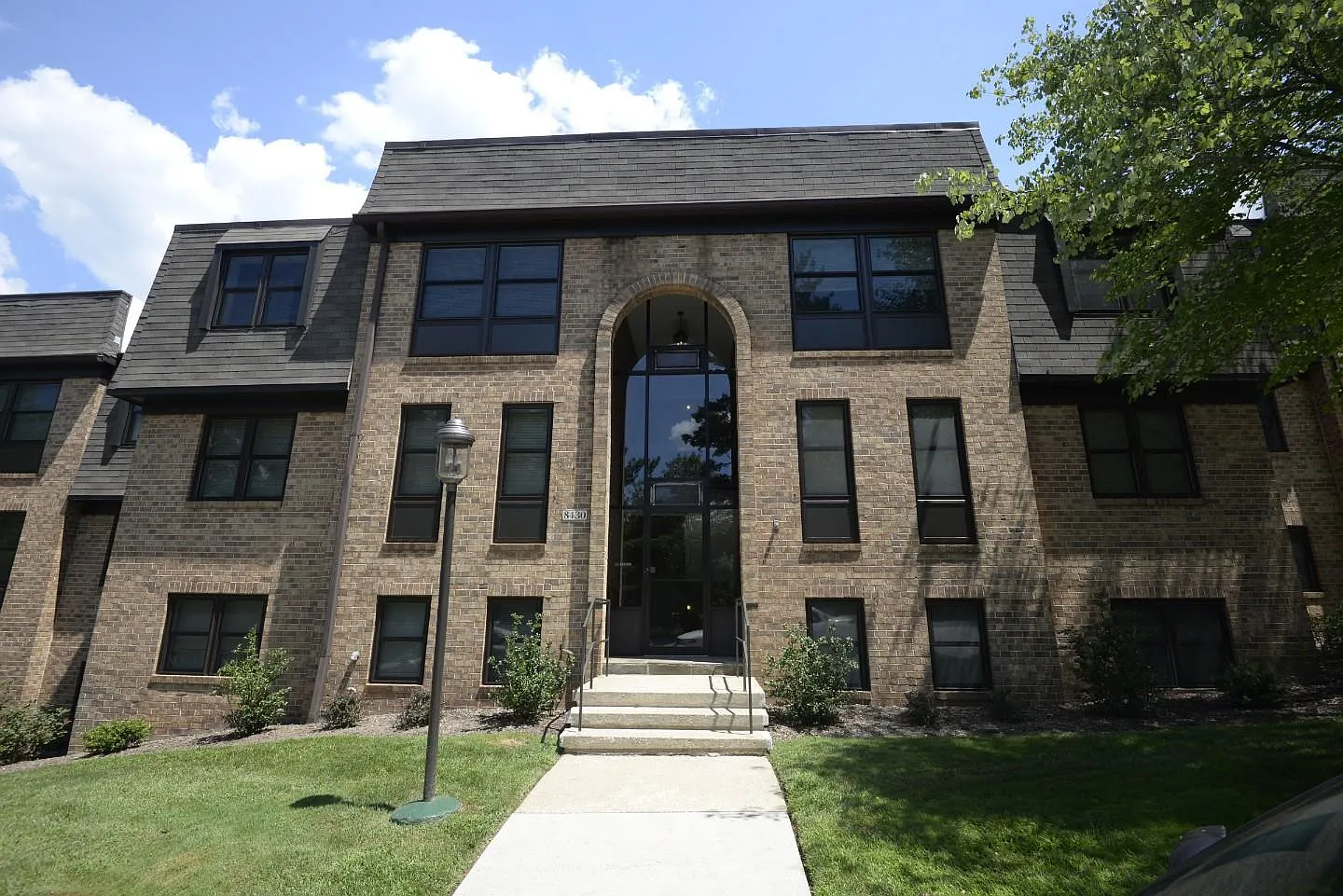 Charlesgate Apartments — Photo 2