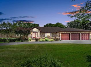 207 Thierry Ln, Prospect Heights, IL 60070