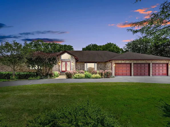 207 Thierry Ln, Prospect Heights, IL 60070