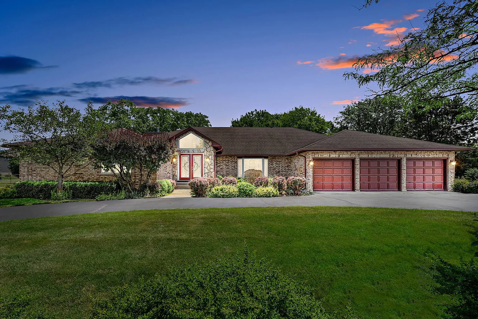 207 Thierry Ln photo 1