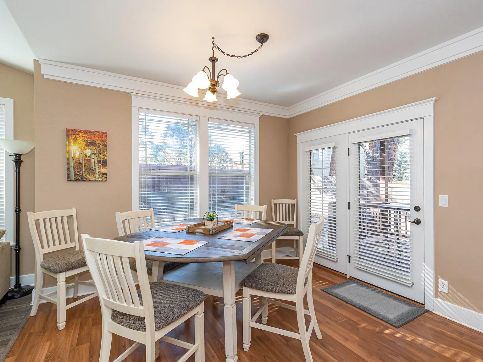 3 bed, 2300 sqft, $4,200 — Photo 3