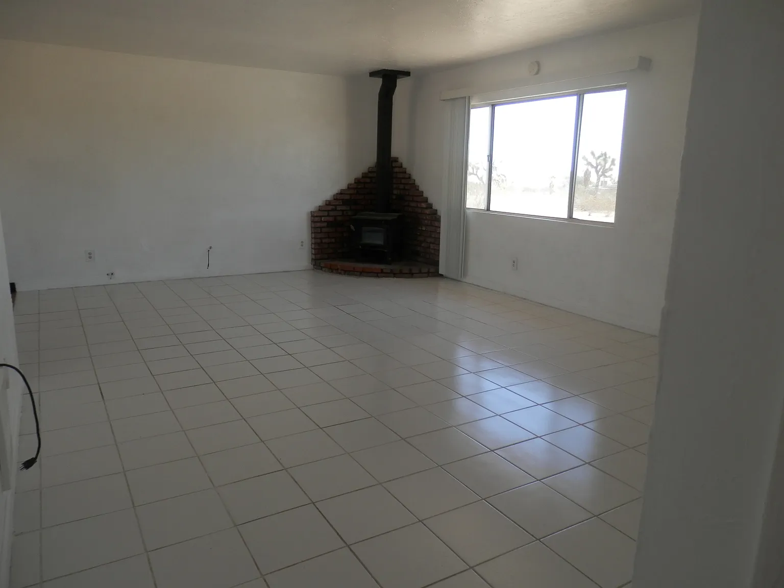 3 bed, 1200 sqft, $2,600 — Photo 3
