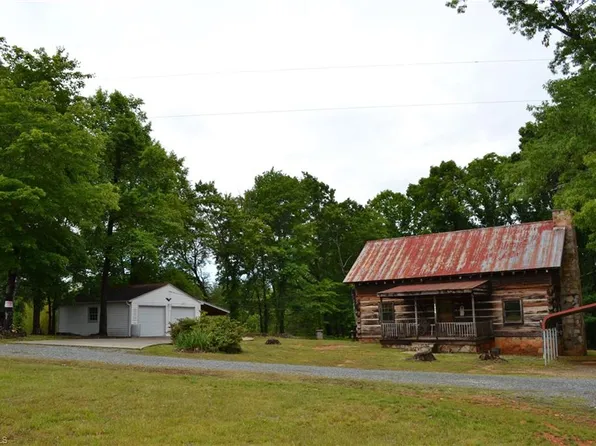 1010 Harley Dr, Walnut Cove, NC 27052
