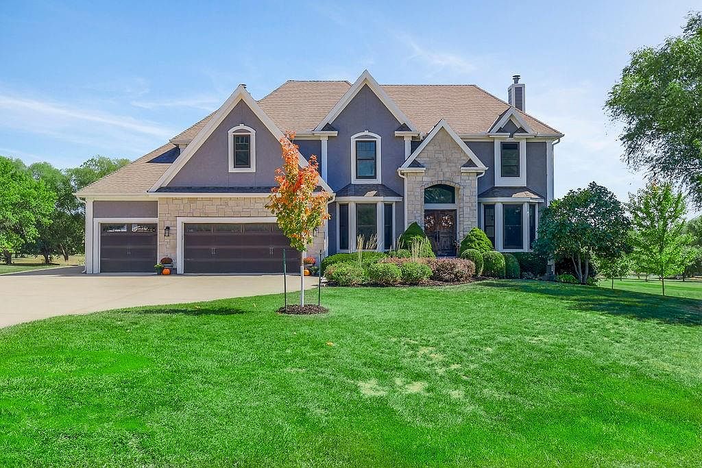 17523 Cody St, Overland Park, KS 66221 Zillow