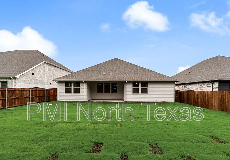 1404 Winters Way — Photo 22