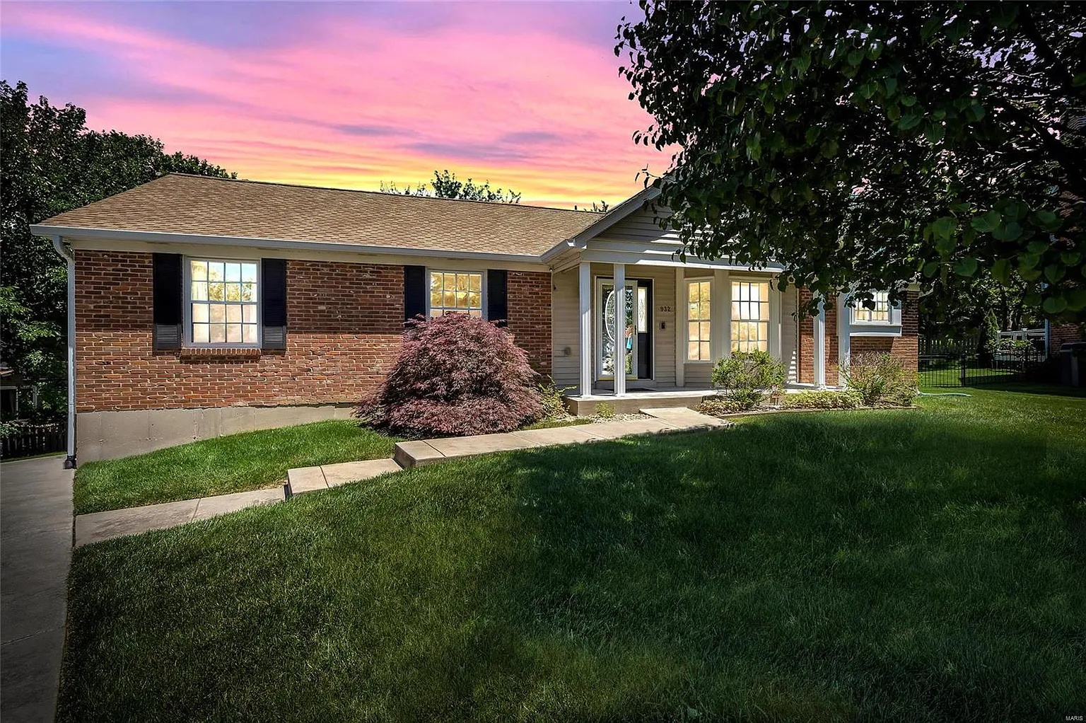 932 Weatherstone Dr photo 1