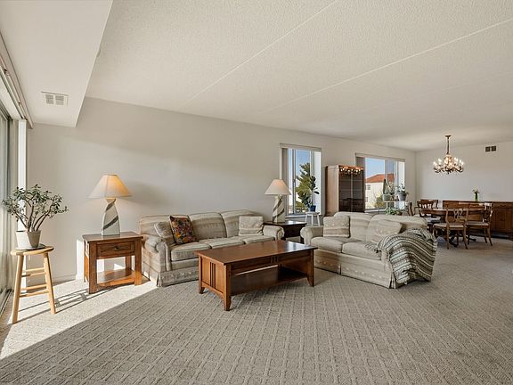 3rd image of 2160 Greentree Rd APT 611W