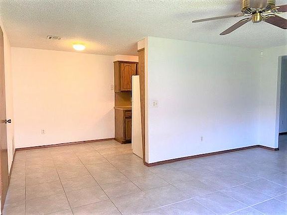 5th image of 1216 SW 77th Ter
