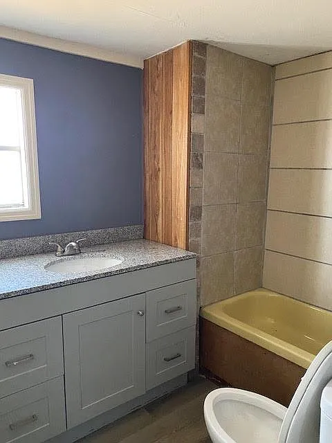 1110 College Cir S — Photo 3