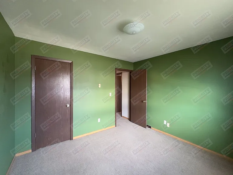707 Vivian St — Photo 12