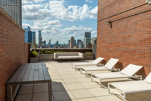 Rented by Canvas Property Group | media 19