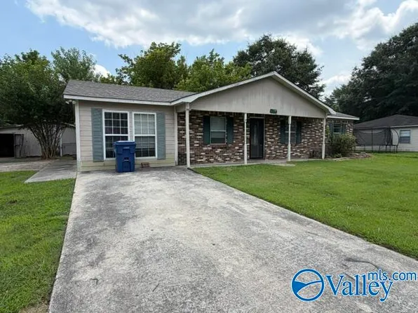 1114 Terry Cir, Albertville, AL 35951