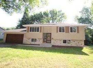 242 Twilite Ter, Circle Pines, MN 55014