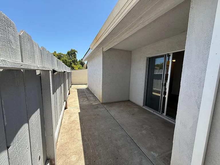 808 Saint Helena Pl — Photo 22