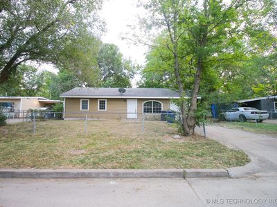 2820 E 42nd Pl N, Tulsa, OK, 74110