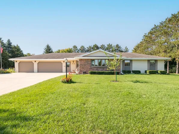 2045 Paradise DRIVE, West Bend, WI 53095