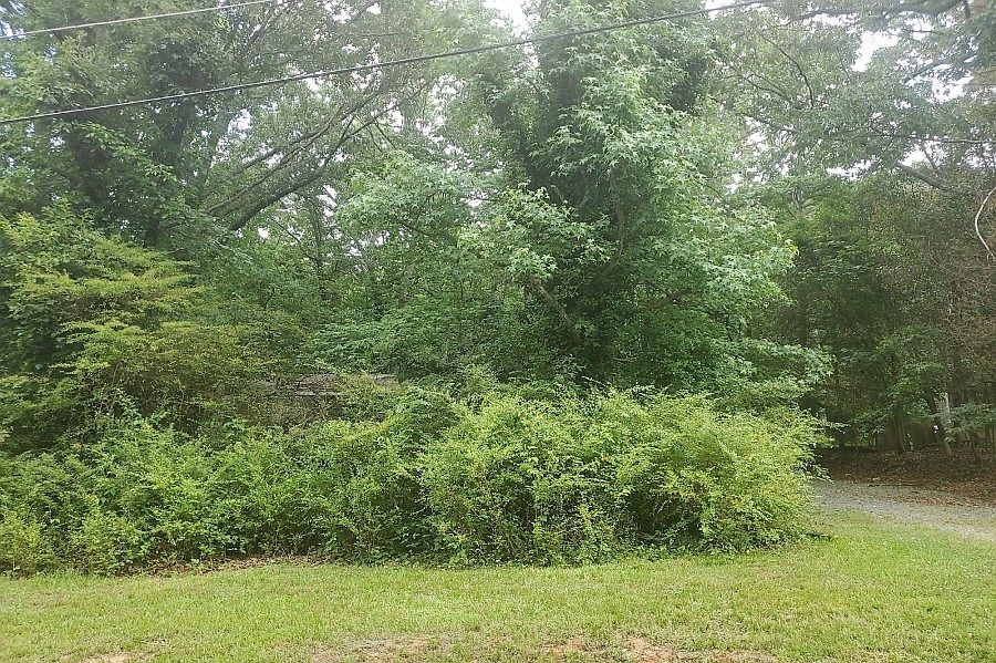 1st image of 4196 Bryan Dr SE