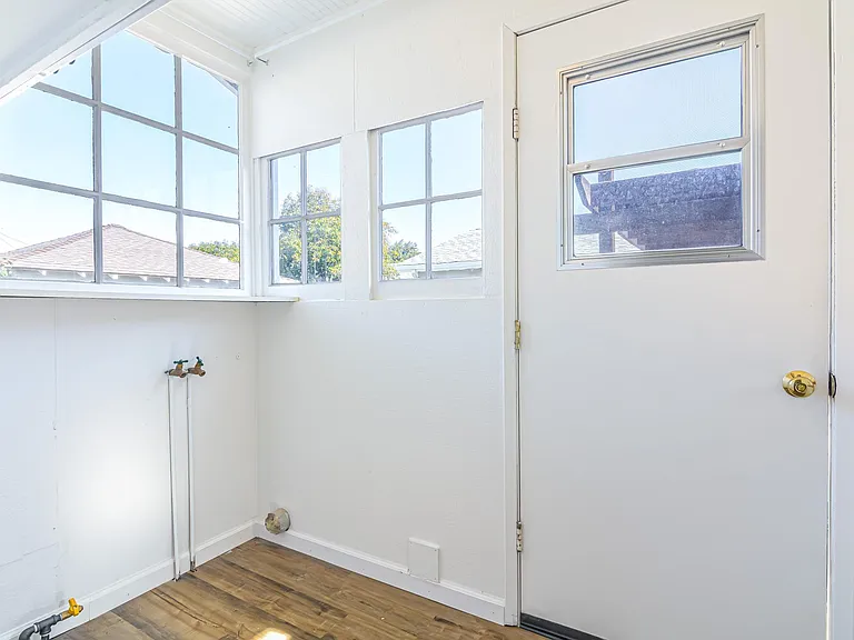 364 N M St — Photo 19