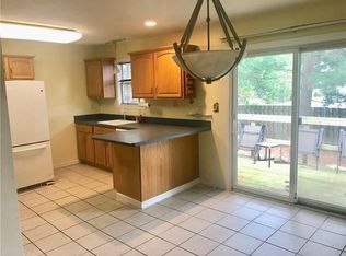 18 Hamilton Dr, Spotswood, NJ 08884