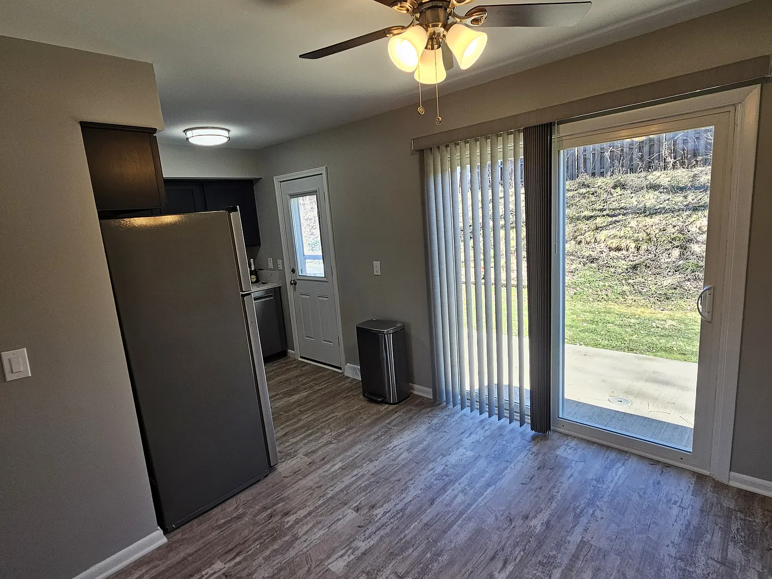 2 bed, 1000 sqft, $2,000 — Photo 3