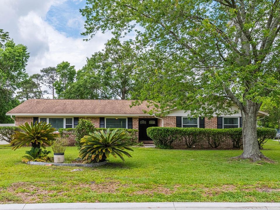 655 Custer Cir-1