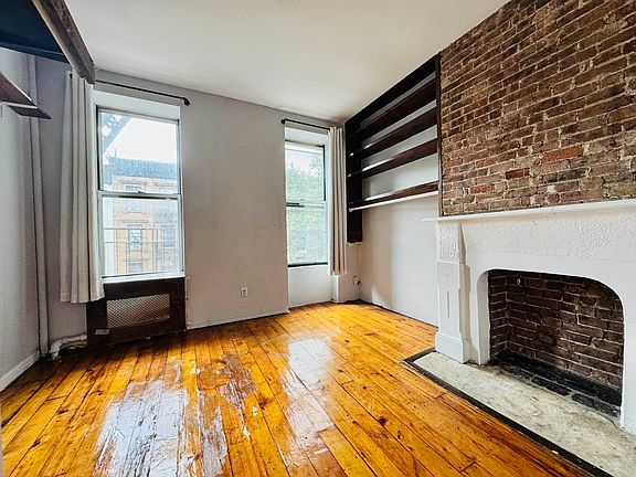 4th image of 13 Saint Marks Pl APT 8