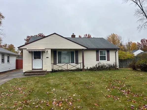 7377 Greenleaf Ave, Parma, OH 44130