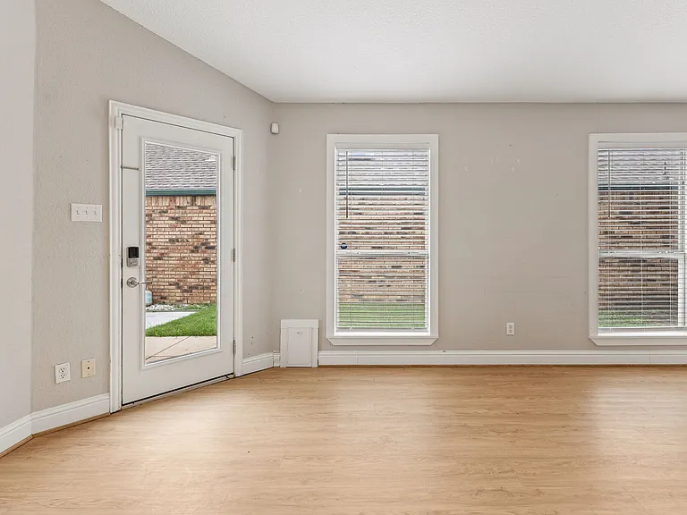 253 Teakwood Ln — Photo 24