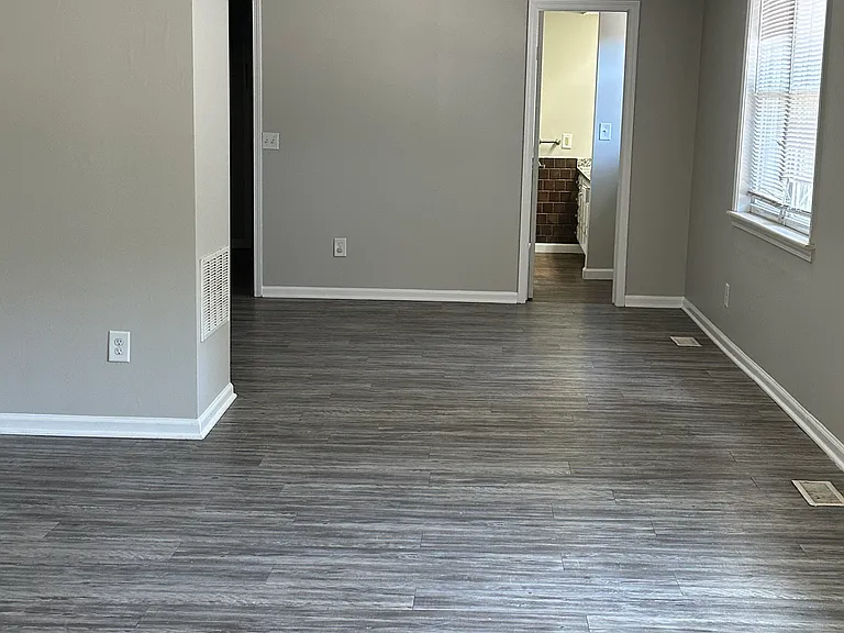 748 S Poplar St — Photo 2