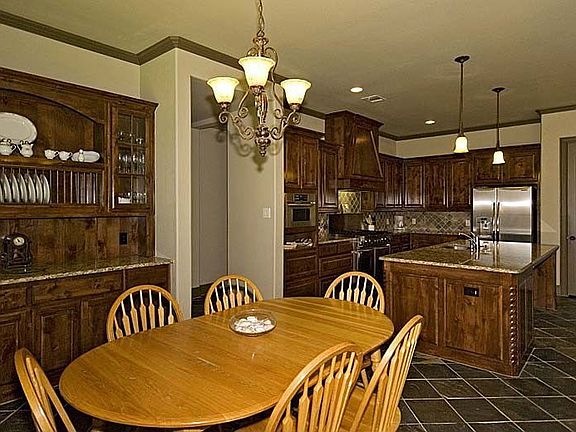 4th image of 3405 Cedar Bluff Dr