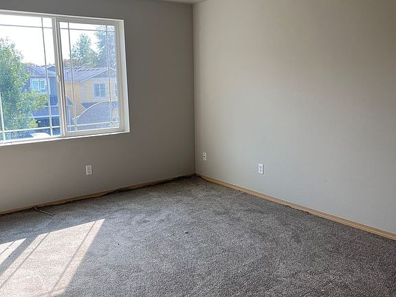 5th image of 7241 177th St E