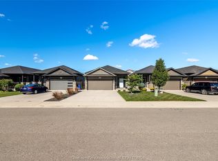 21 Cabot Trl, Chatham Kent, ON N7L 0A4