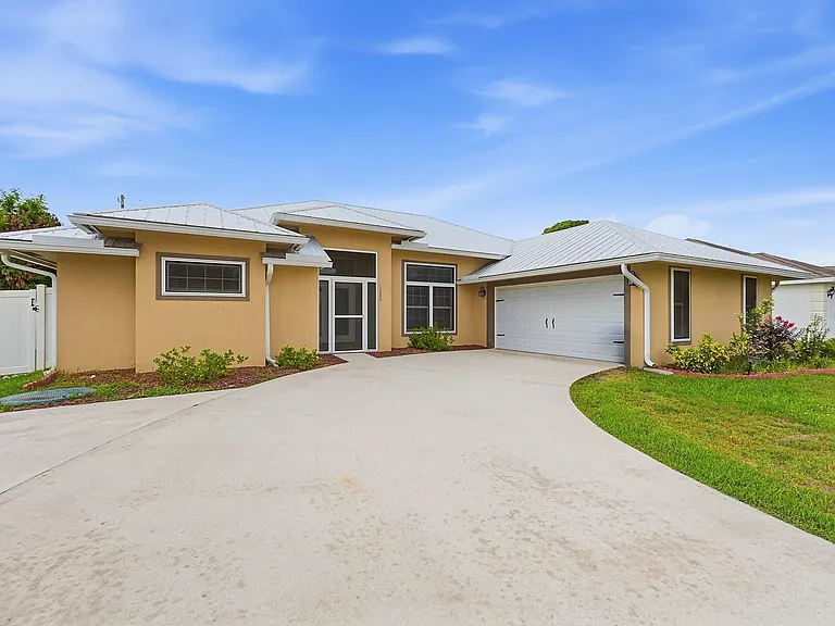 1280 SW Kalevala Dr — Photo 4