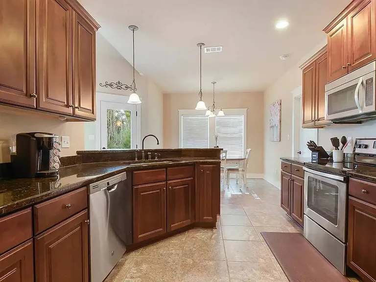 12001 Poplar Dr — Photo 3