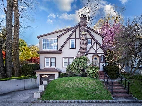 1st image of 27 Clinton Avenue