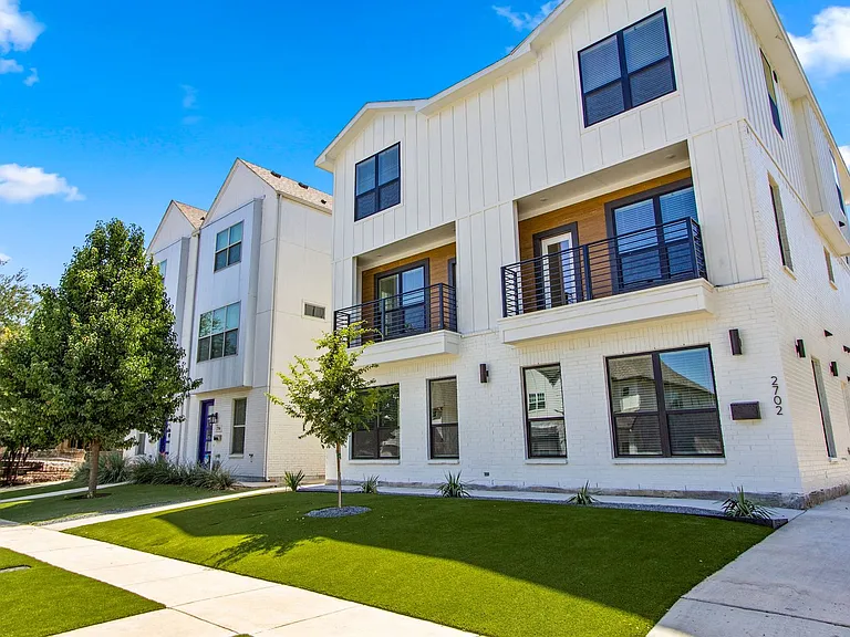 2702 Lubbock Ave — Photo 20