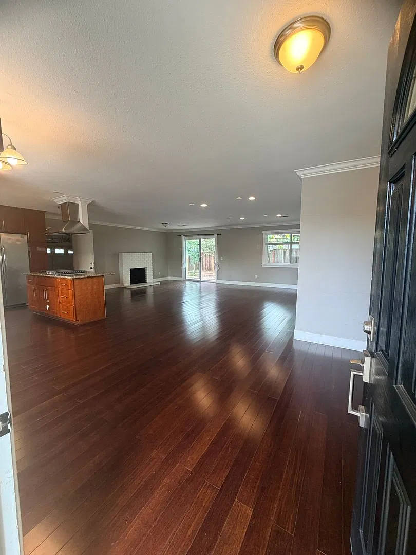 Beautiful Concord Single Family Home — Photo 3