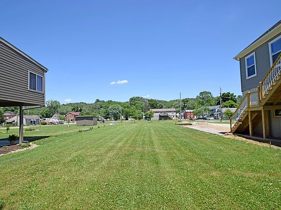 2nd image of 404 Susanna Way