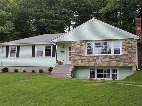 6 Hickory Ln, Auburn, MA 01501