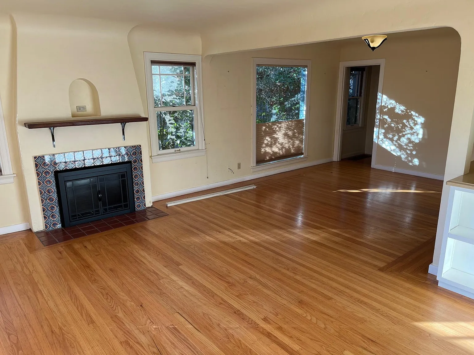 3 bed, 1838 sqft, $4,100 — Photo 2