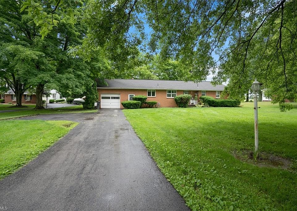 1st image of 1575 Shady Ln