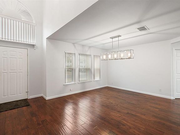 4th image of 1309 Chalk Ln