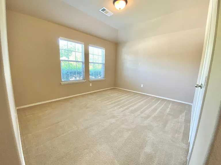 421 Goldstone Ln — Photo 10