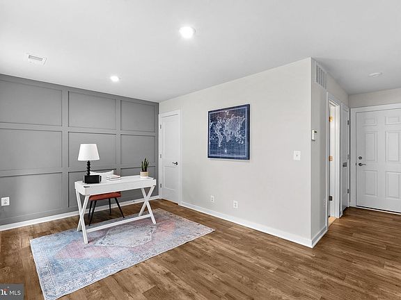 4th image of 1040 Cantina Ter SE