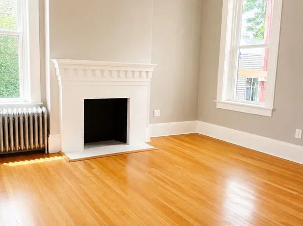 69 S Pleasant St, Amherst, MA