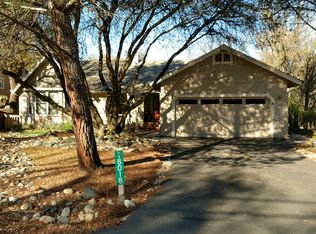 18018 Hummingbird Dr, Penn Valley, CA 95946