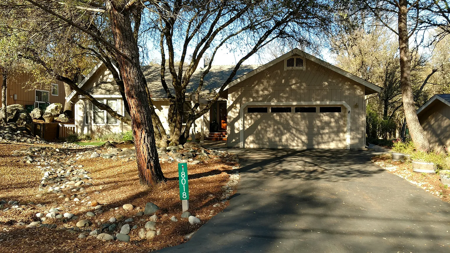 18018 Hummingbird Dr photo 1