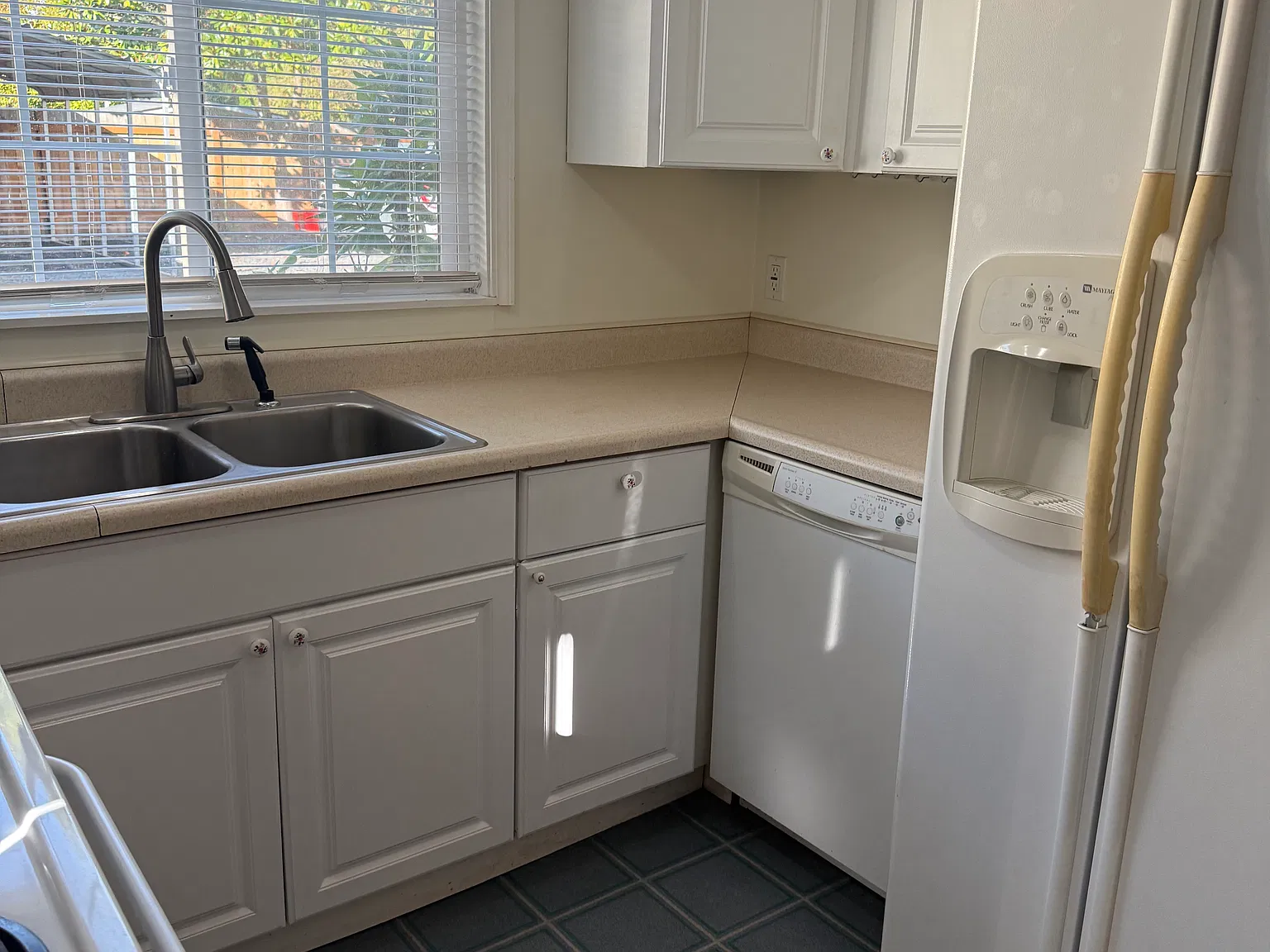 1 bed, 750 sqft, $1,175 — Photo 3