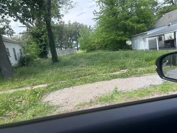 716 Karns St, Eldorado, IL 62930