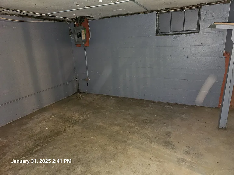 3754 Powell Ave — Photo 9